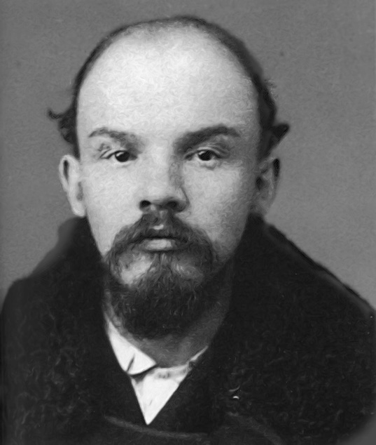 Ленин в 25 лет, т.е. значительно раньше